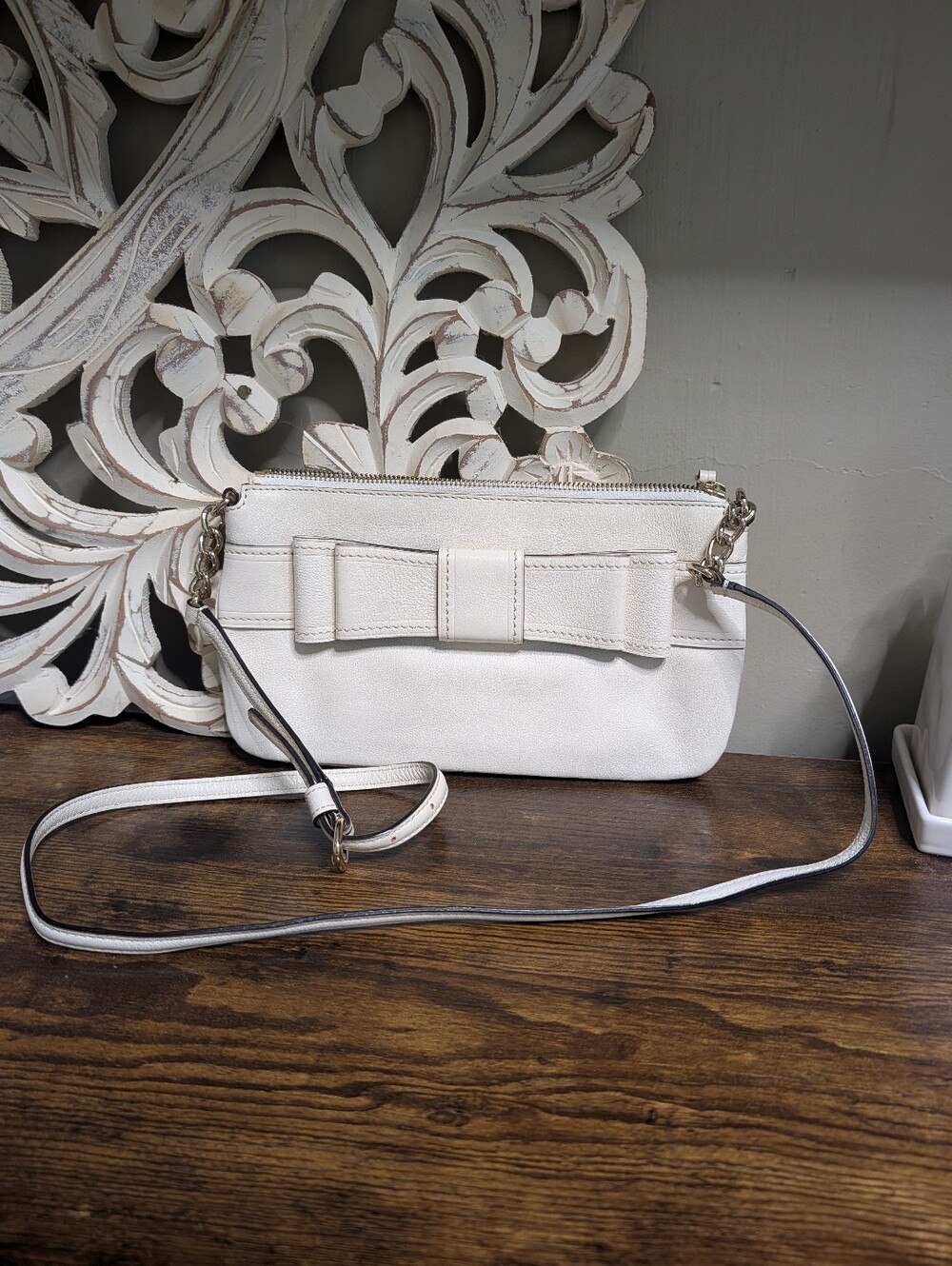 Kate Spade White Bow Accent Crossbody Bag